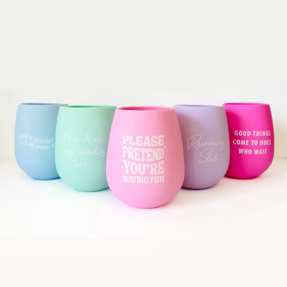 Mugsby Good Things Comes to Hoes vinglas silikone sjov