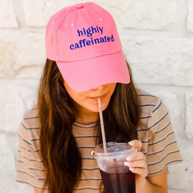 Mugsby Highly Caffeinated Dad Hat krus 325 ml sjov