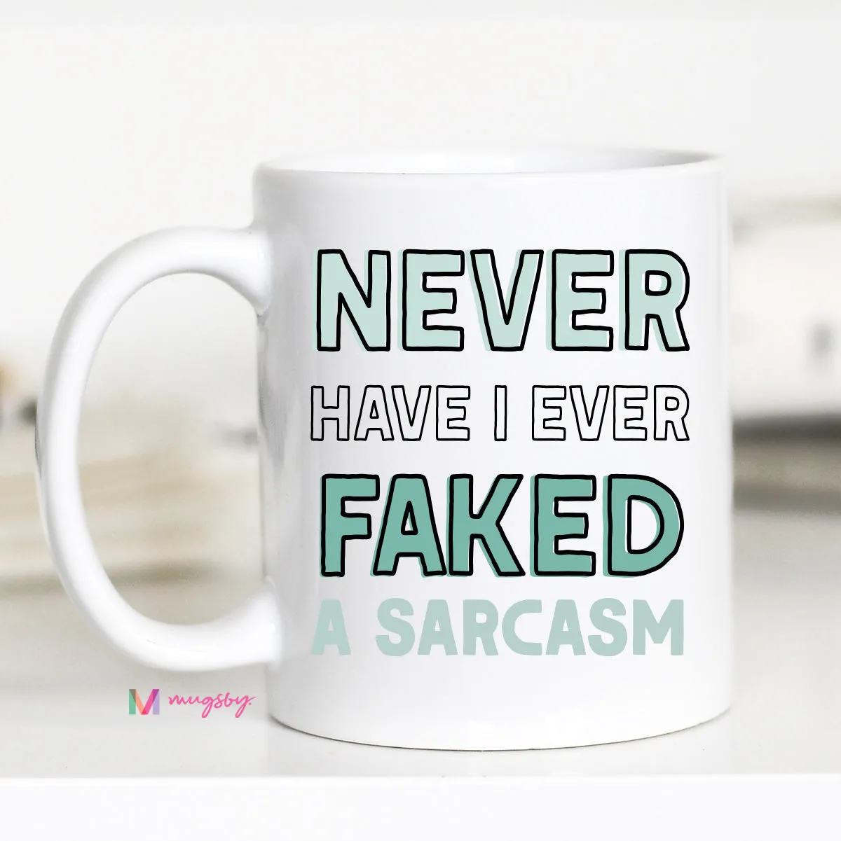 Mugsby Faked a Sarcasm kop 325 ml hvid keramik
