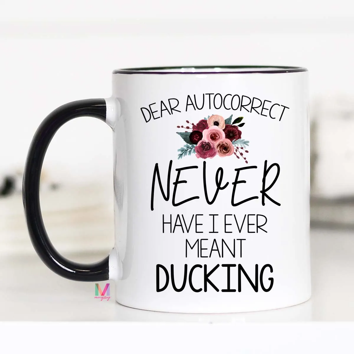 Mugsby Dear Autocorrect krus hvid 325 ml sjov tekst