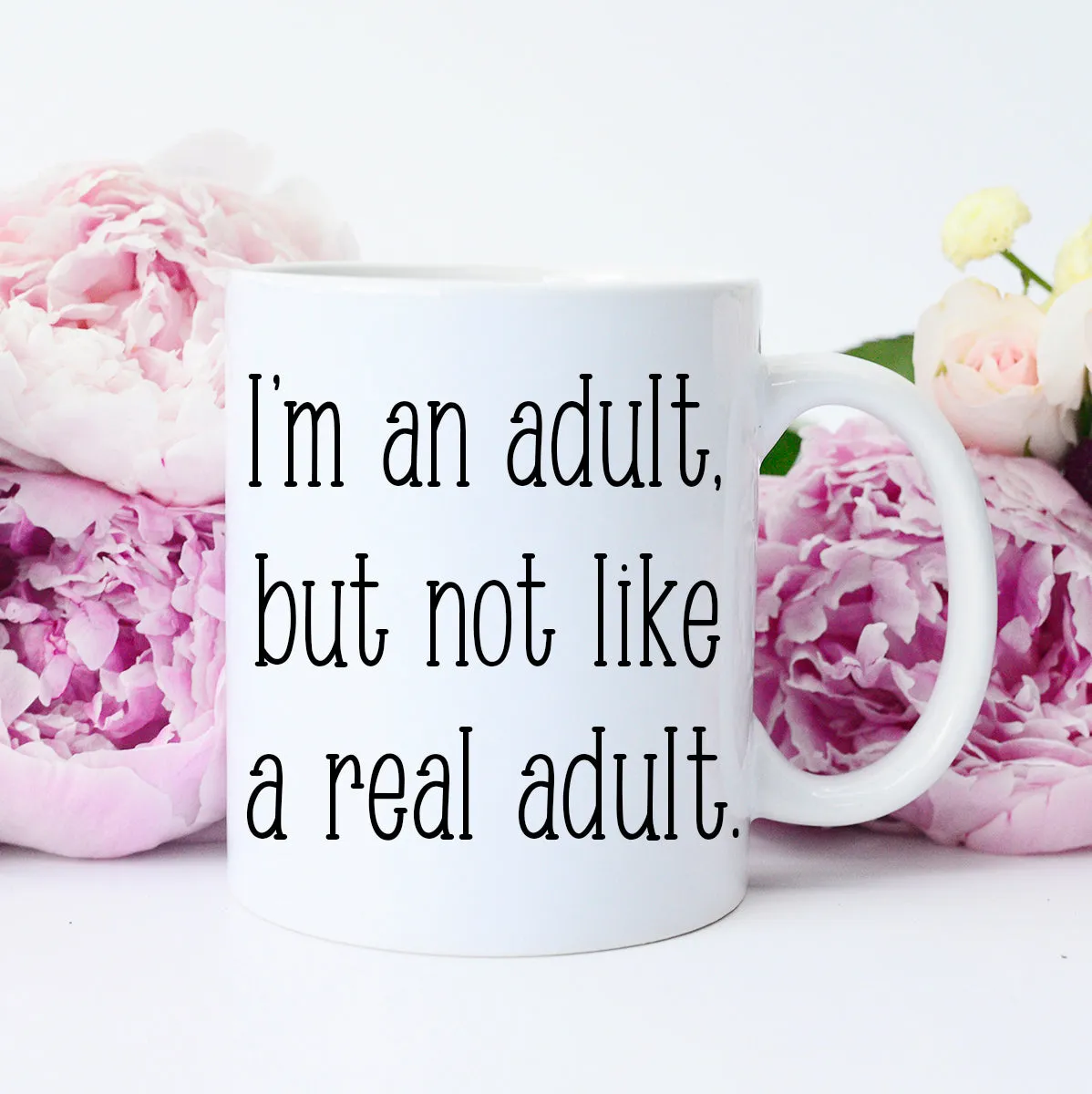 Mugsby I'm An Adult krus 325 ml sjov tekst