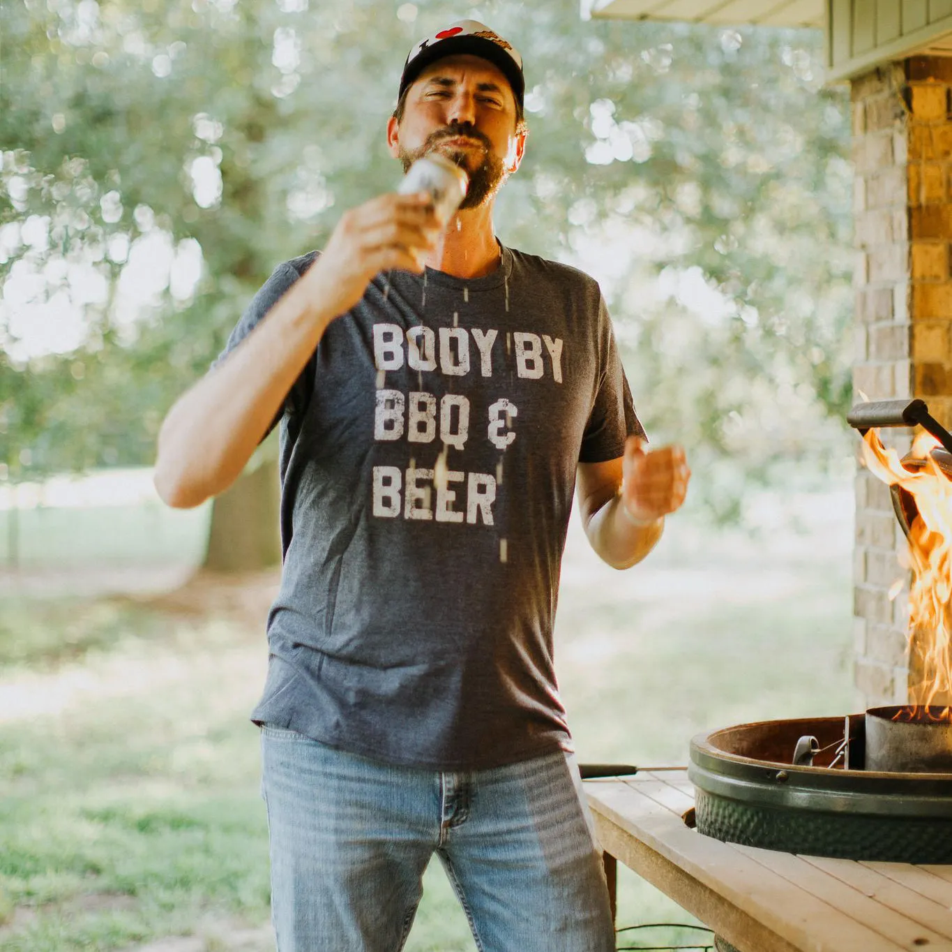 Mugsby Body By BBQ and Beer krus 325 ml sjov