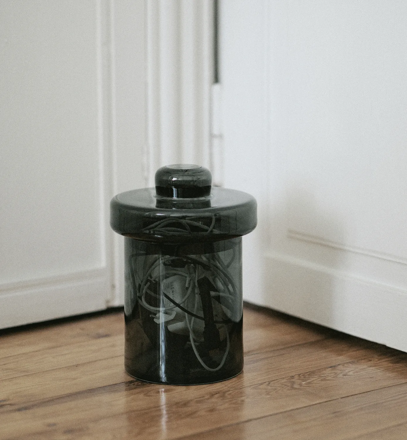 Krosno glaskrukke med låg grafit 27 cm røgfarvet