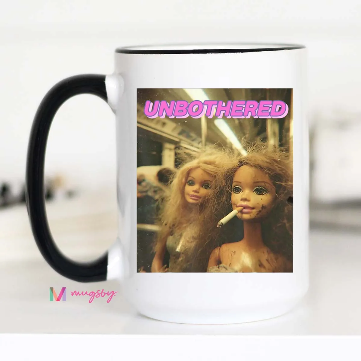 Mugsby Unbothered krus hvid 325 ml meme retro