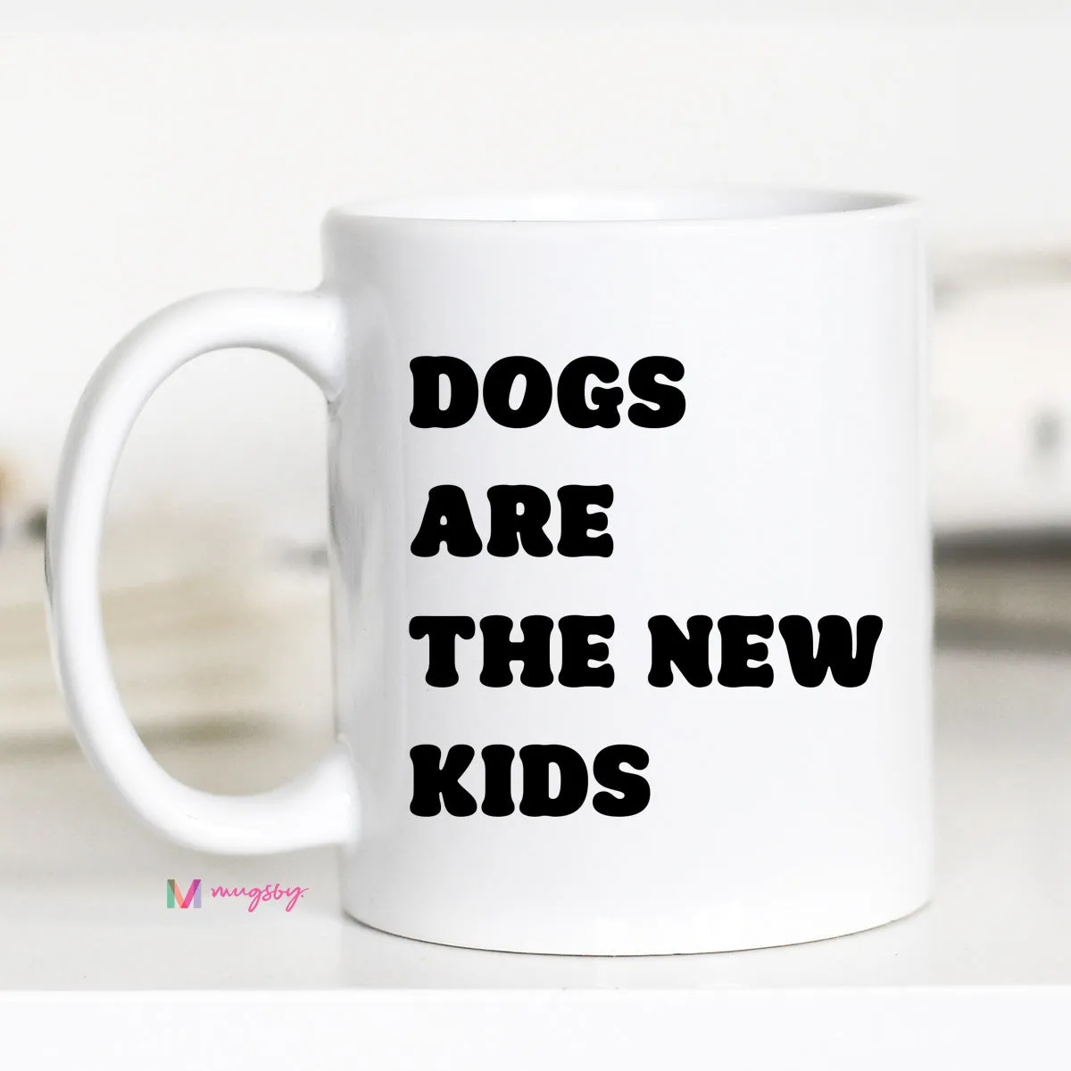 Mugsby Dogs Are the New Kids krus 325 ml hvid keramik