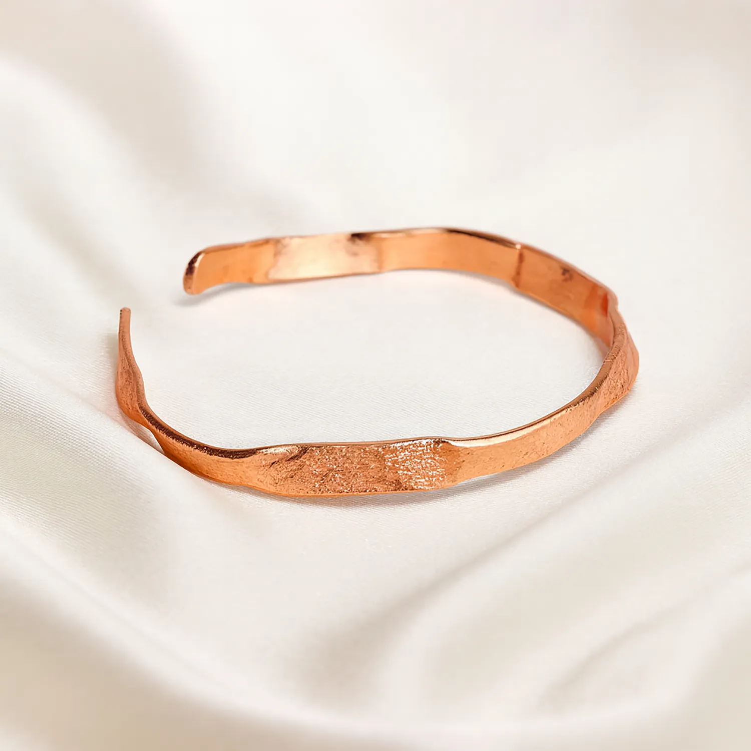 El'Cobre Kobberarmbånd Design 75 Hamret med Æske