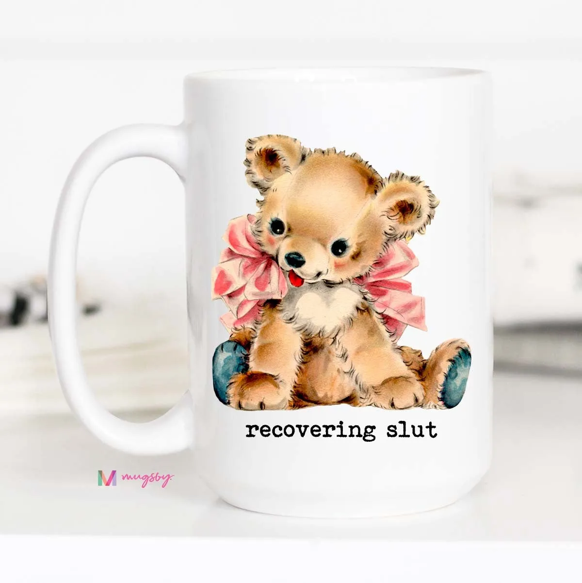 Mugsby Recovering Slut Teddy Bear krus hvid 325 ml