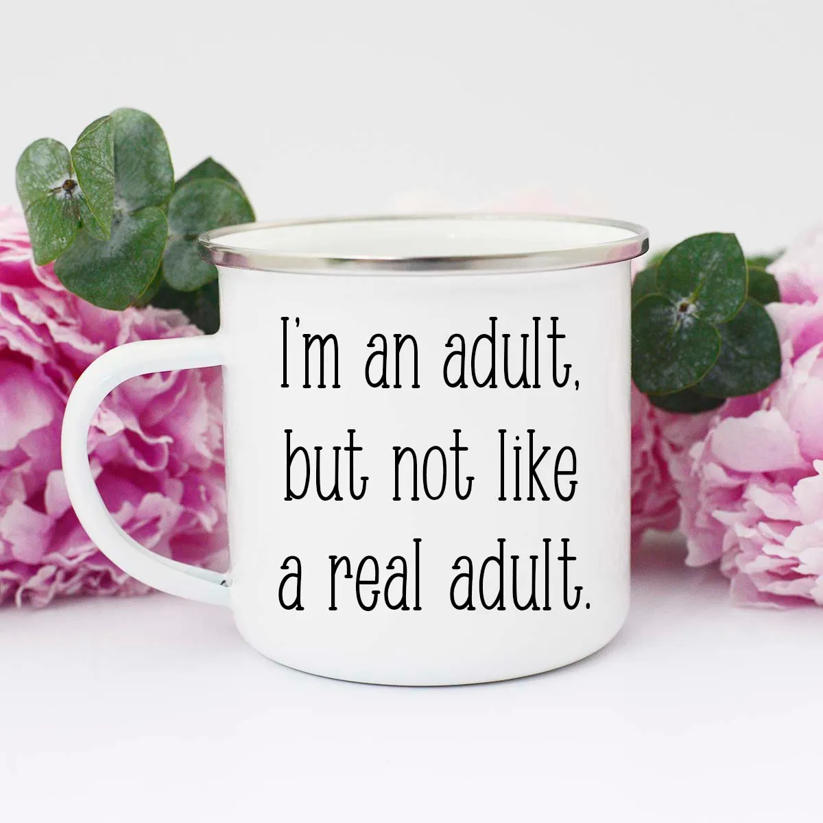 Mugsby I'm An Adult krus 325 ml sjov tekst