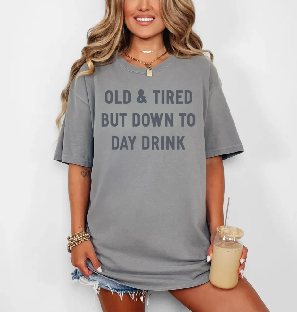 Mugsby Old and Tired Daydrink t-shirt grå