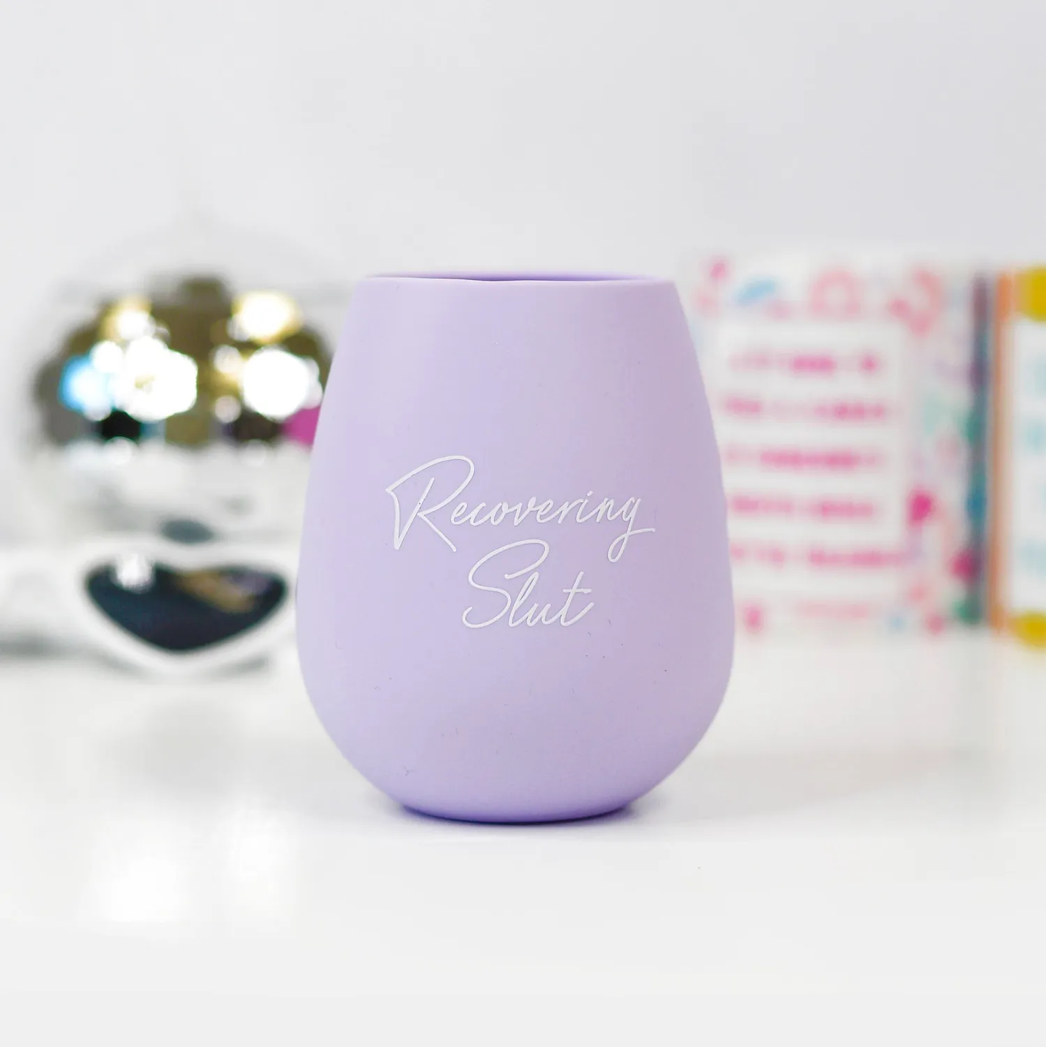 Mugsby Good Things Comes to Hoes vinglas silikone sjov