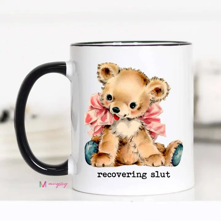 Mugsby Recovering Slut Teddy Bear krus hvid 325 ml