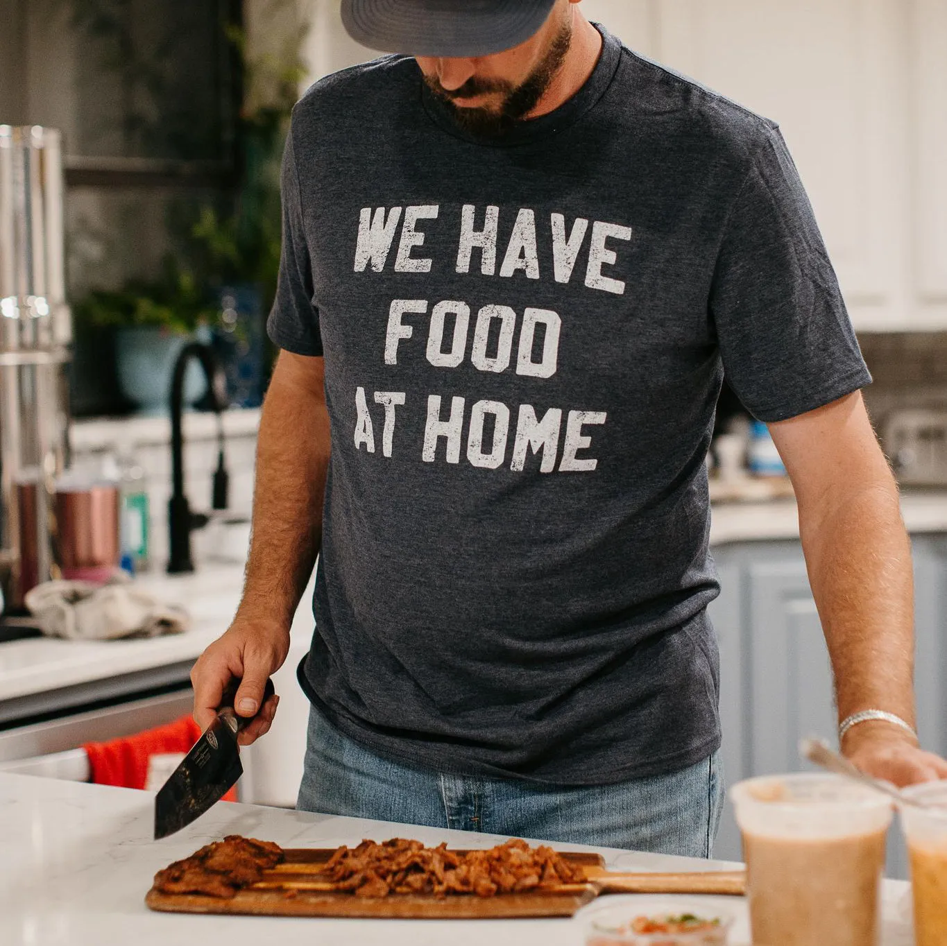 Mugsby We Have Food at Home T-shirt charcoal M
