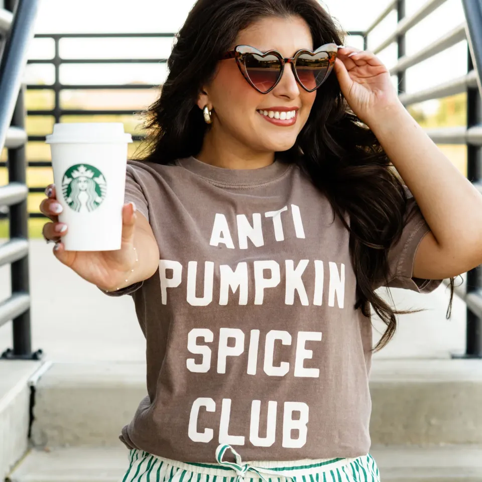 Mugsby Anti Pumpkin Spice Club T-shirt bomuld Small