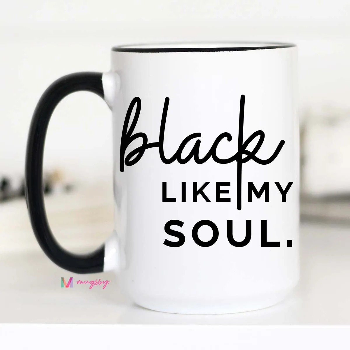 Mugsby Black Like My Soul krus hvid 325 ml