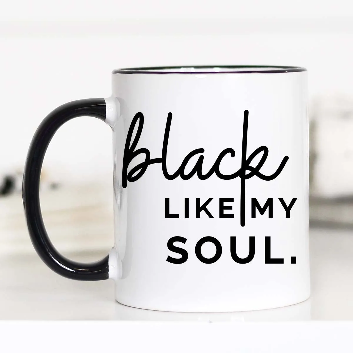 Mugsby Black Like My Soul krus hvid 325 ml