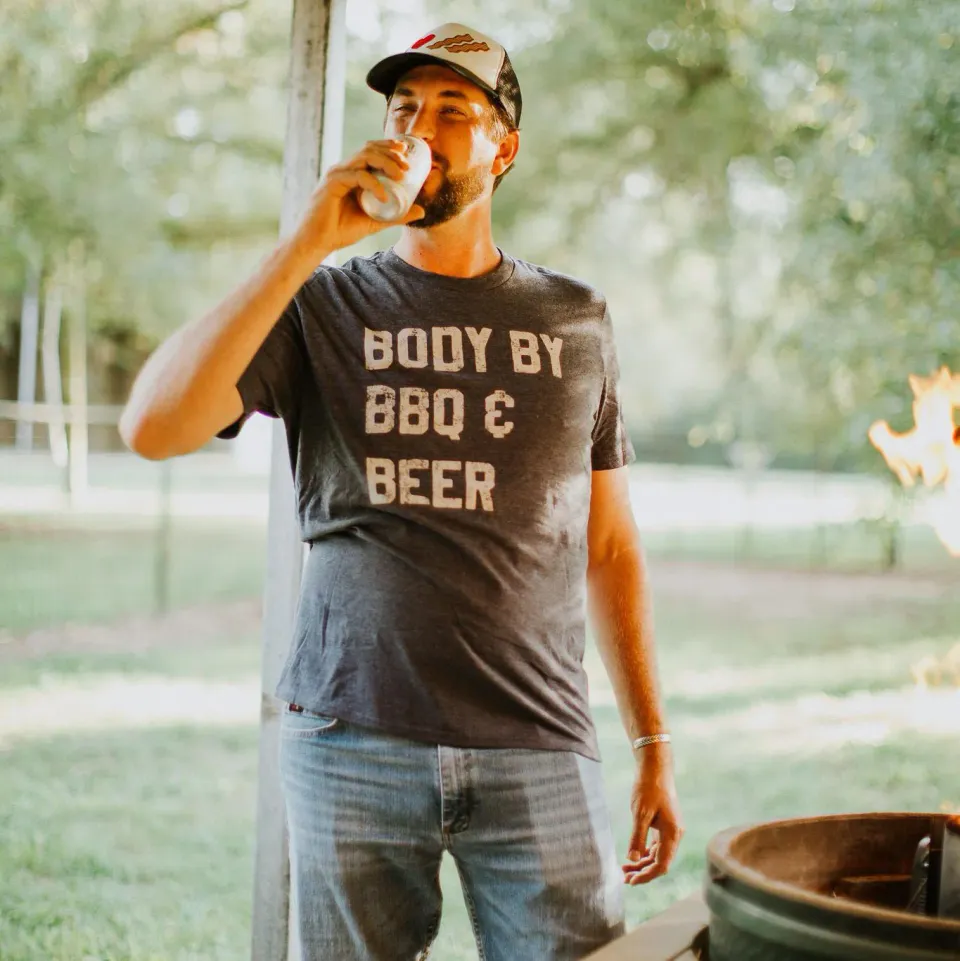 Mugsby Body By BBQ and Beer krus 325 ml sjov