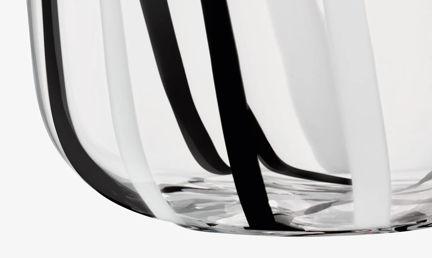 LSA Stripe vase i glas stribet løgformet