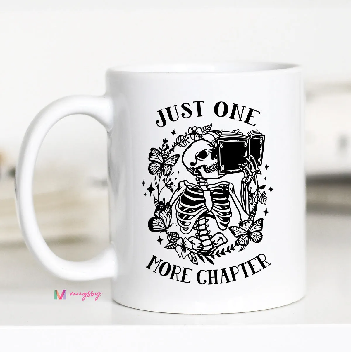 Mugsby Just One More Chapter krus hvid 325 ml