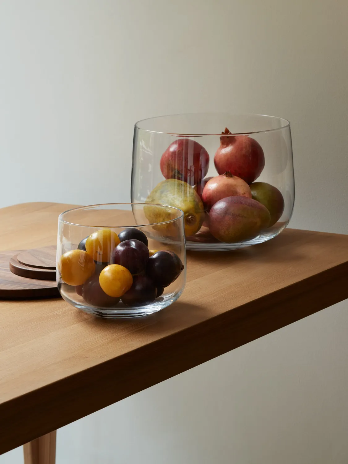 LSA City skål med valnødlåg glas servering