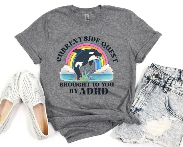 Mugsby Current Side Quest ADHD t-shirt sjov
