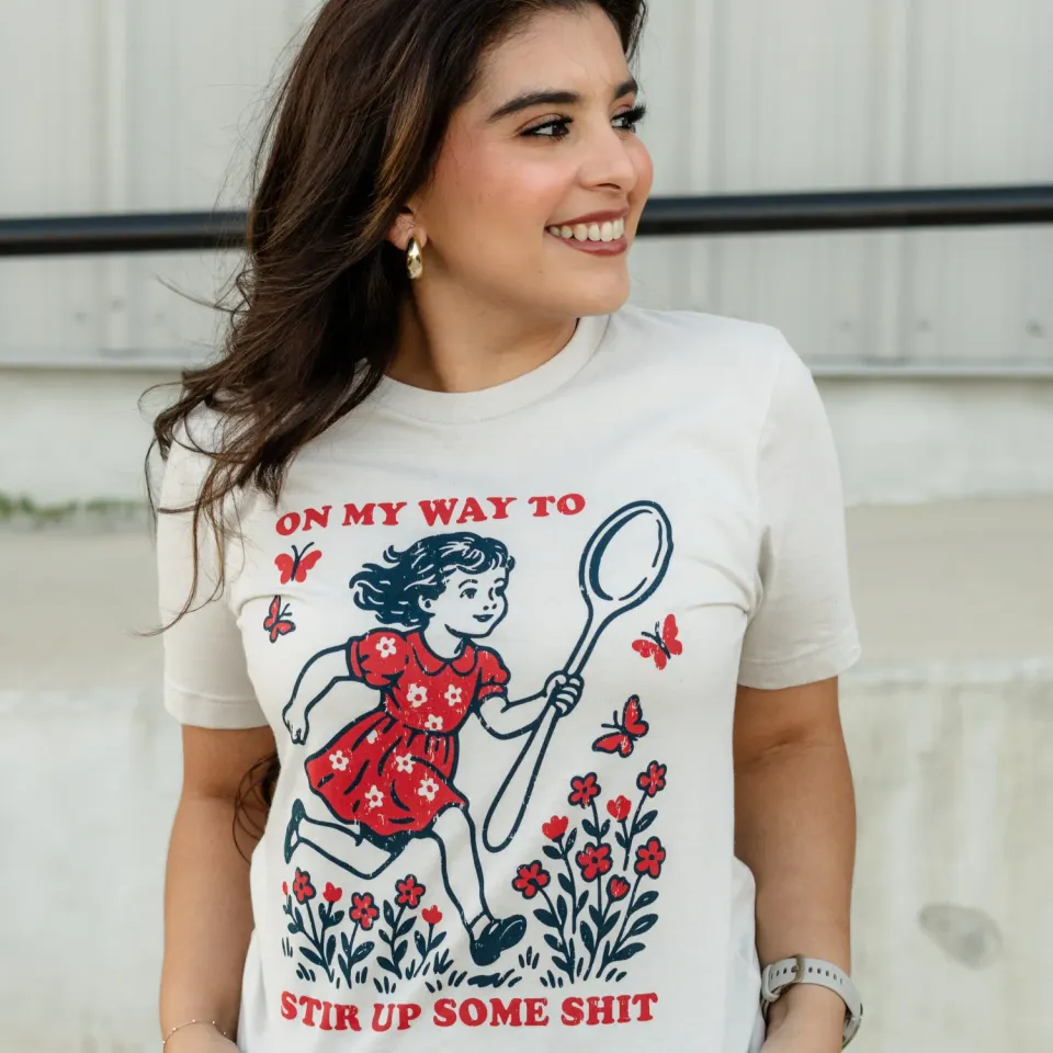 Mugsby Stir Up T-shirt str. M beige sjov tekst bomuld