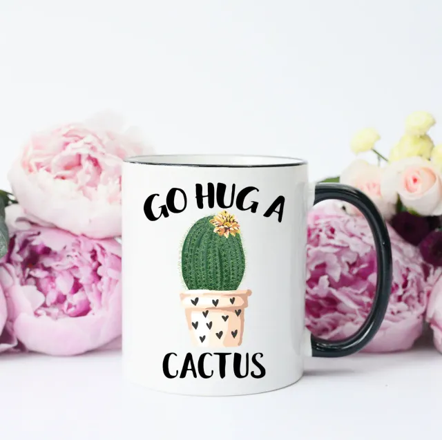 Mugsby Go Hug a Cactus krus 325 ml hvid sarkastisk