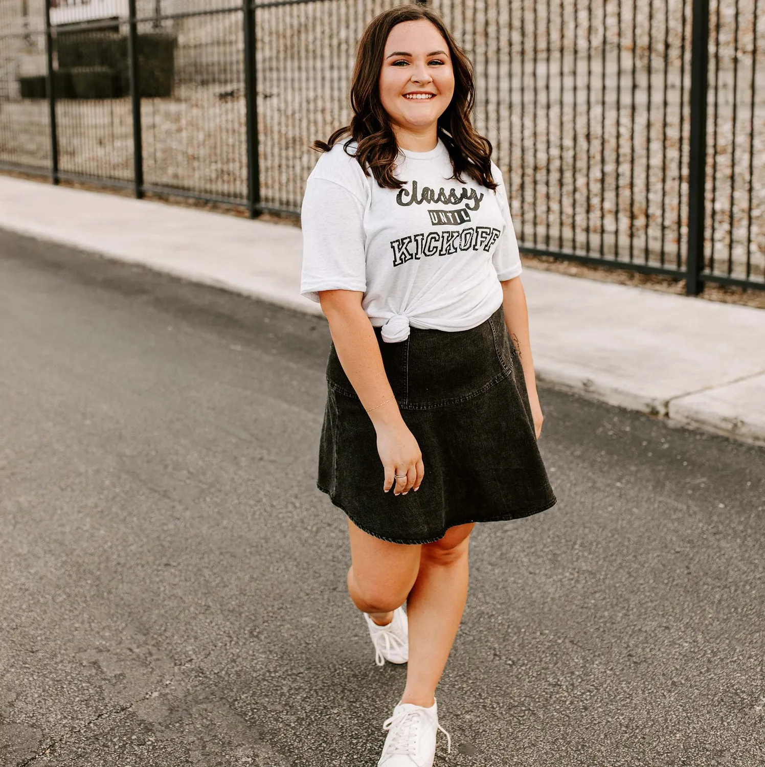Mugsby Classy Until Kickoff t-shirt hvid sjov