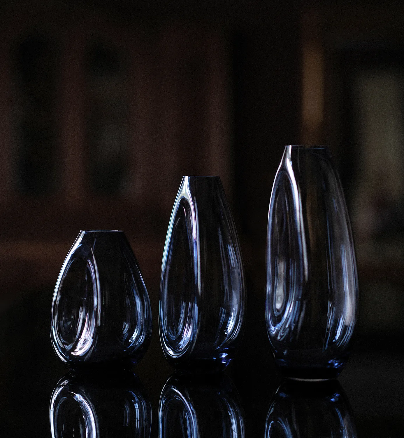 Krosno Flow vase 28 cm navy blåt krystalglas
