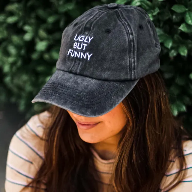 Mugsby Ugly But Funny Dad Hat krus 325 ml sjov