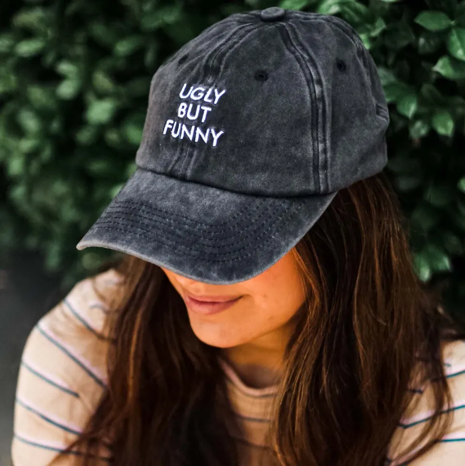 Mugsby Ugly But Funny Dad Hat krus 325 ml sjov