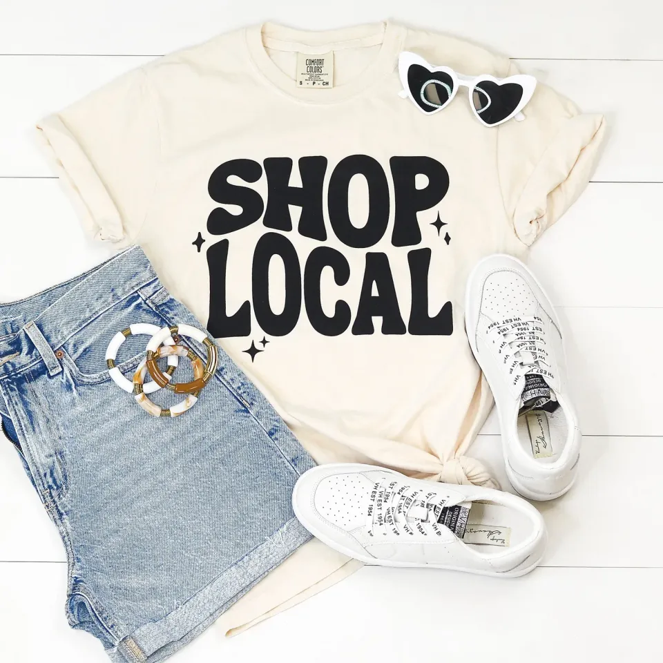 Mugsby Shop Local t-shirt small elfenben bomuld