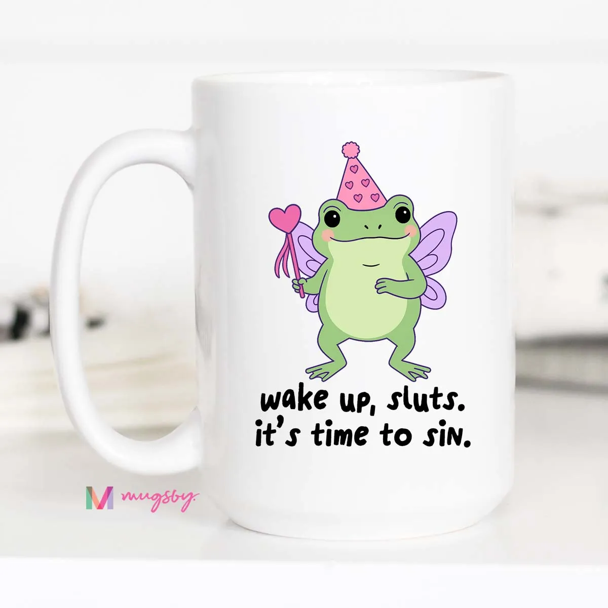 Mugsby Wake Up Sluts frø krus hvid 325 ml
