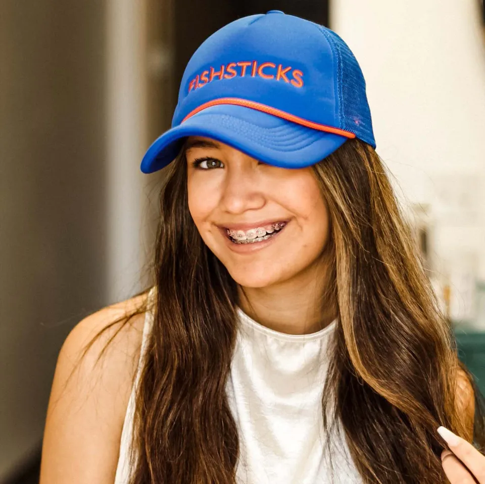 Mugsby Fishsticks Trucker Hat krus 325 ml sjov gave