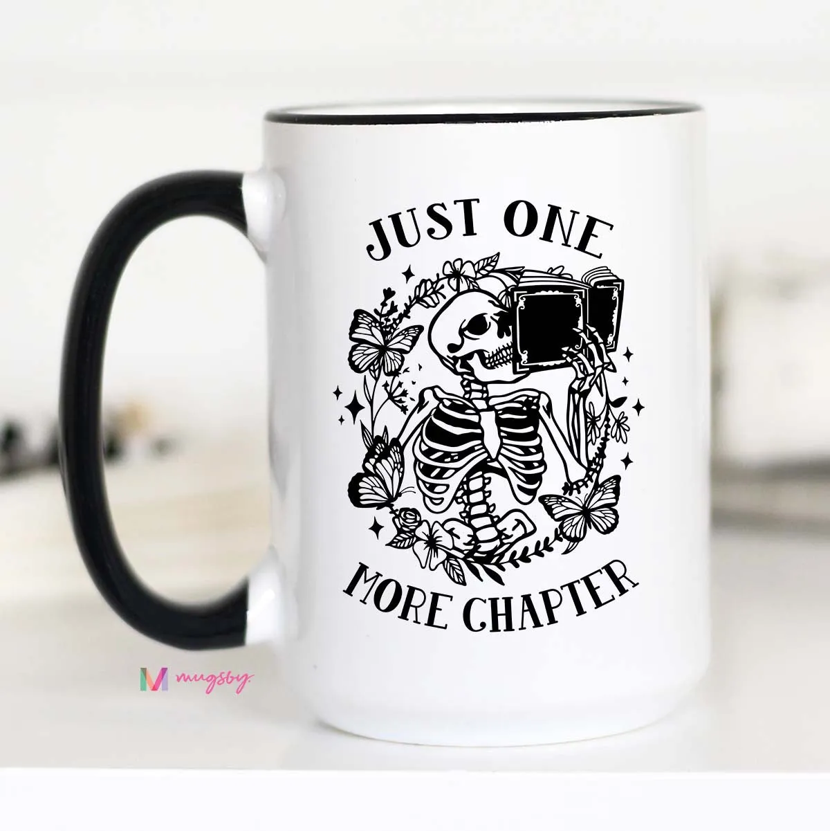 Mugsby Just One More Chapter krus hvid 325 ml