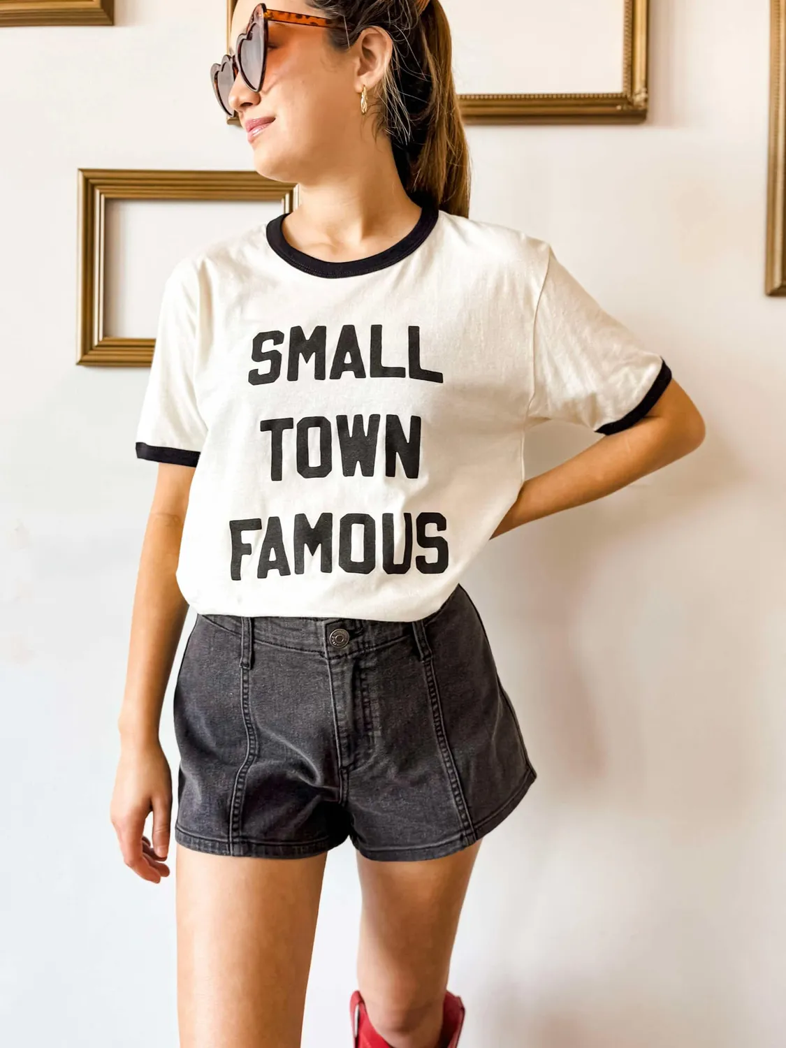 Mugsby Small Town Famous t-shirt bomuld natur str M
