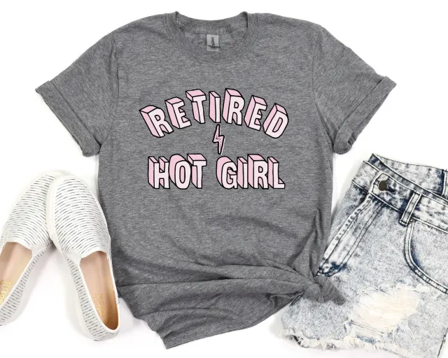 Mugsby Retired Hot Girl t-shirt Large sjov