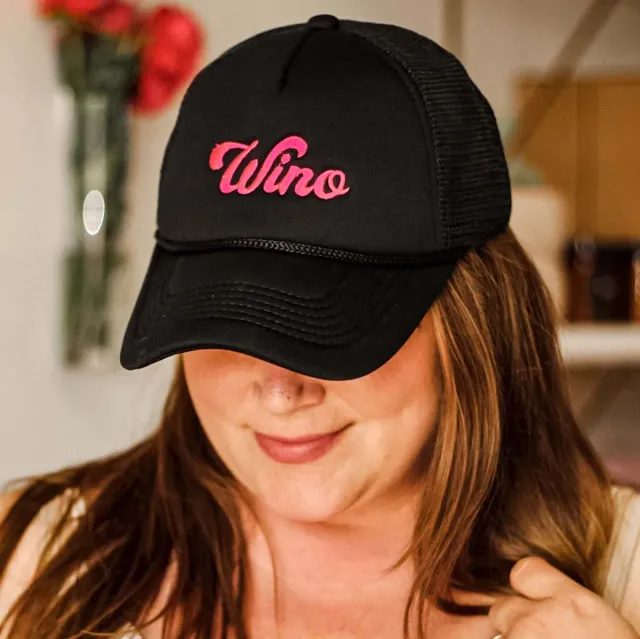 Mugsby Wino Trucker Hat krus 325 ml sjov