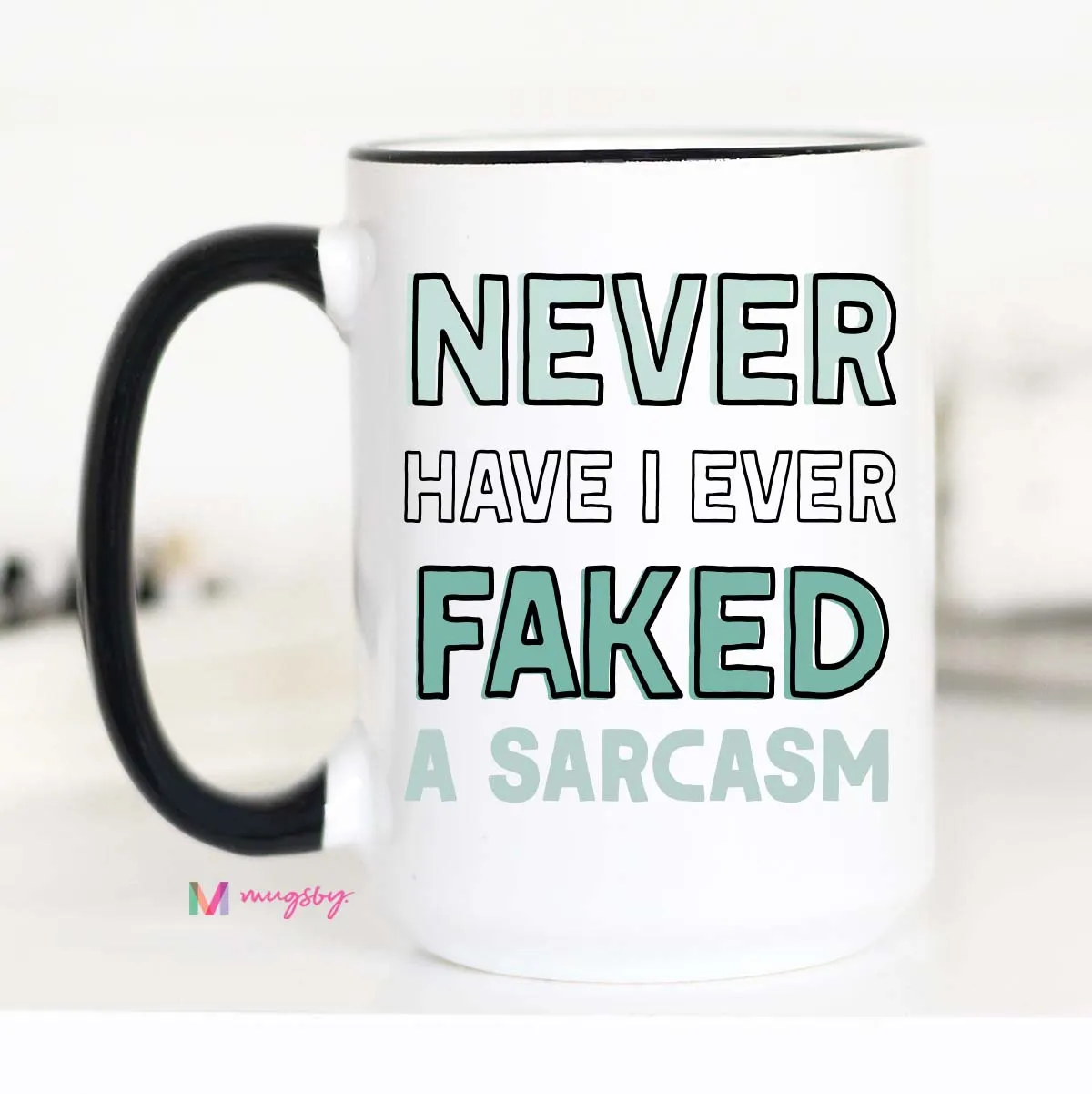 Mugsby Faked a Sarcasm kop 325 ml hvid keramik