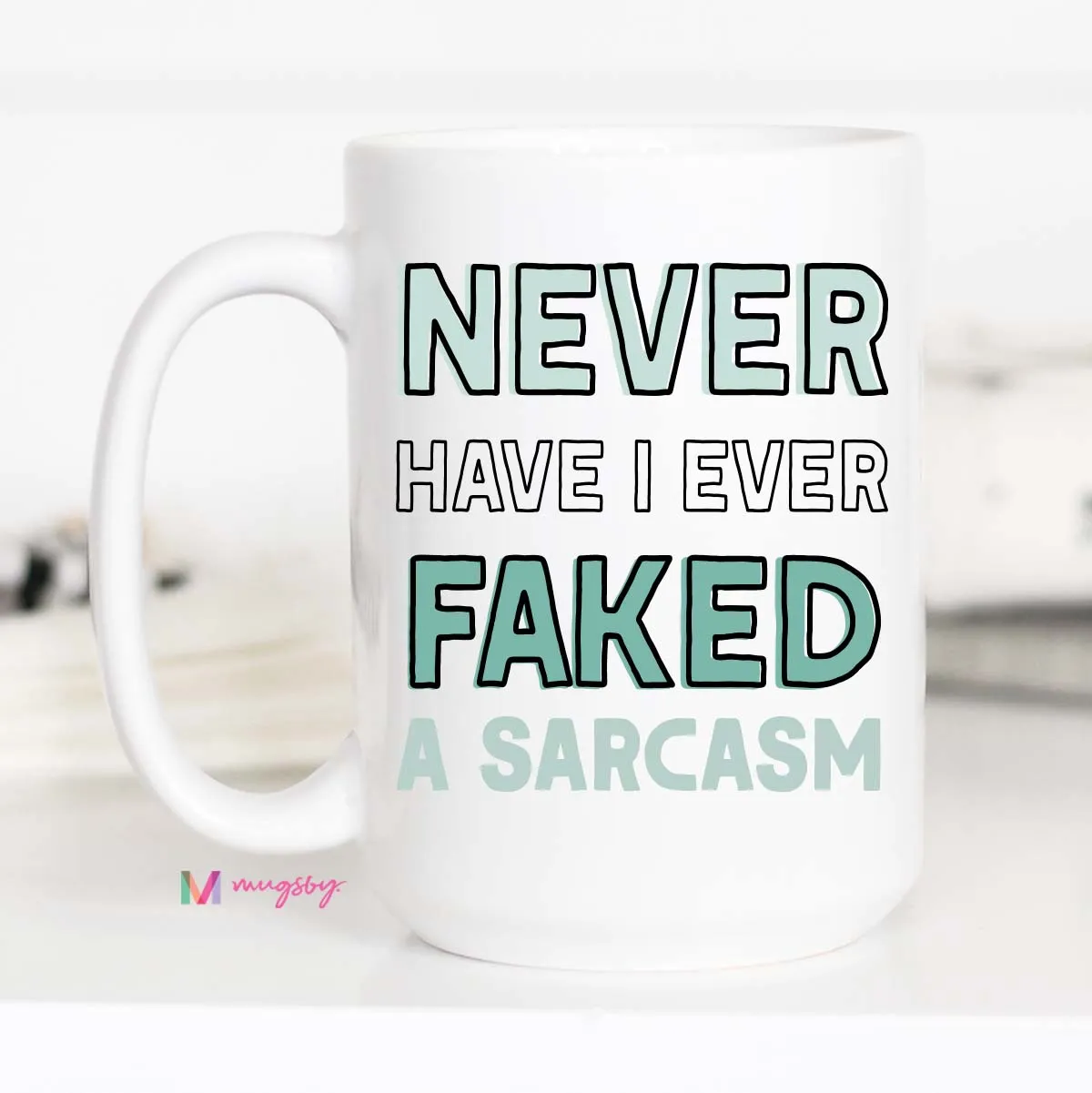Mugsby Faked a Sarcasm kop 325 ml hvid keramik